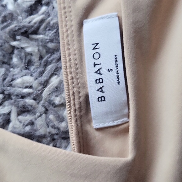 Aritzia Babaton contour v neck bodysuit S - Picture 3 of 3